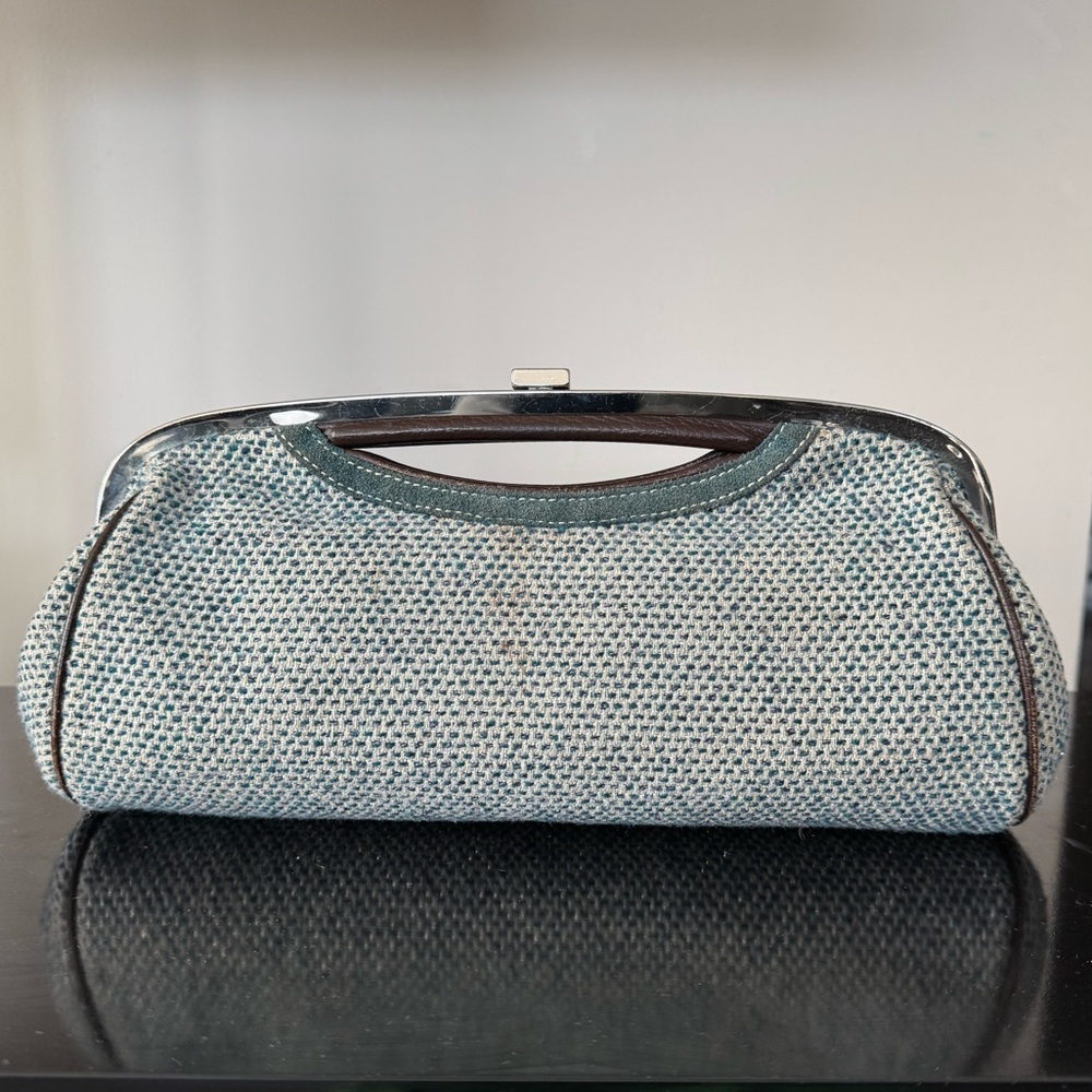 RAFĒ Chic Tweed Clutch with Button Accents - Picture 8 of 13